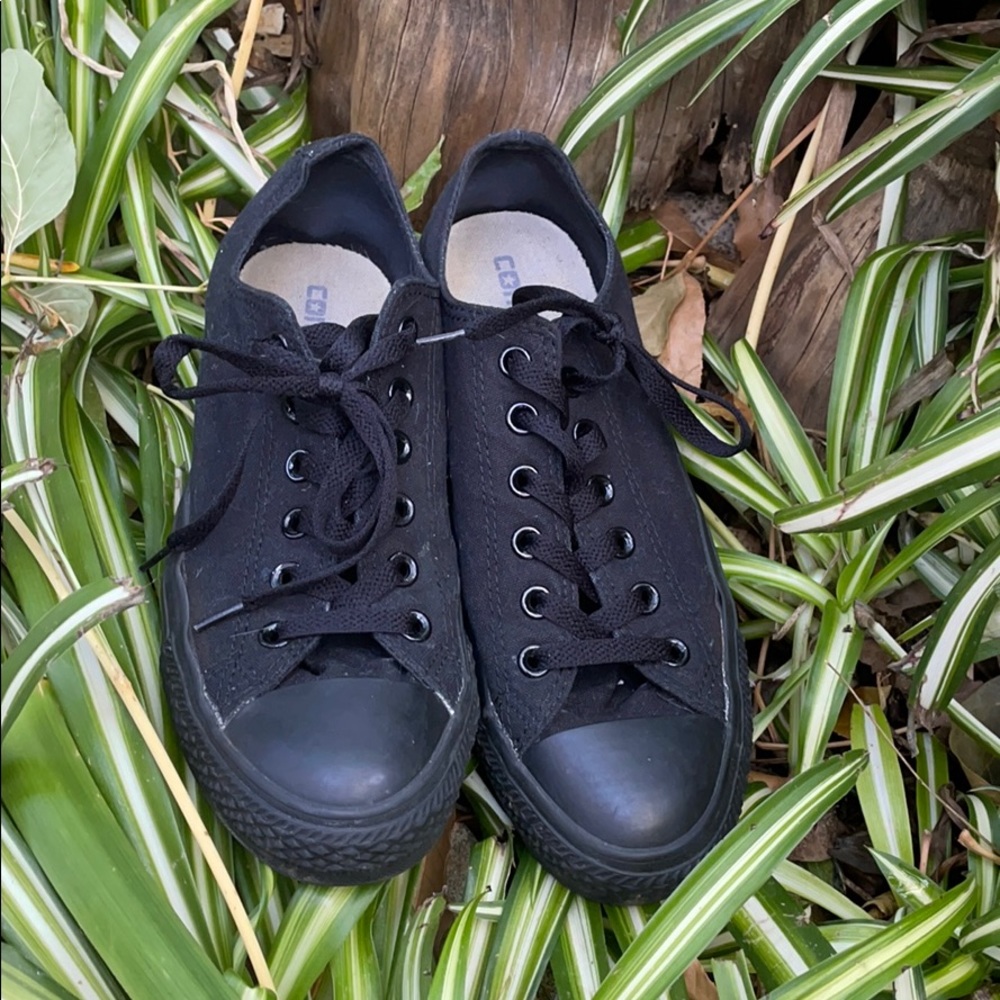 Black converse